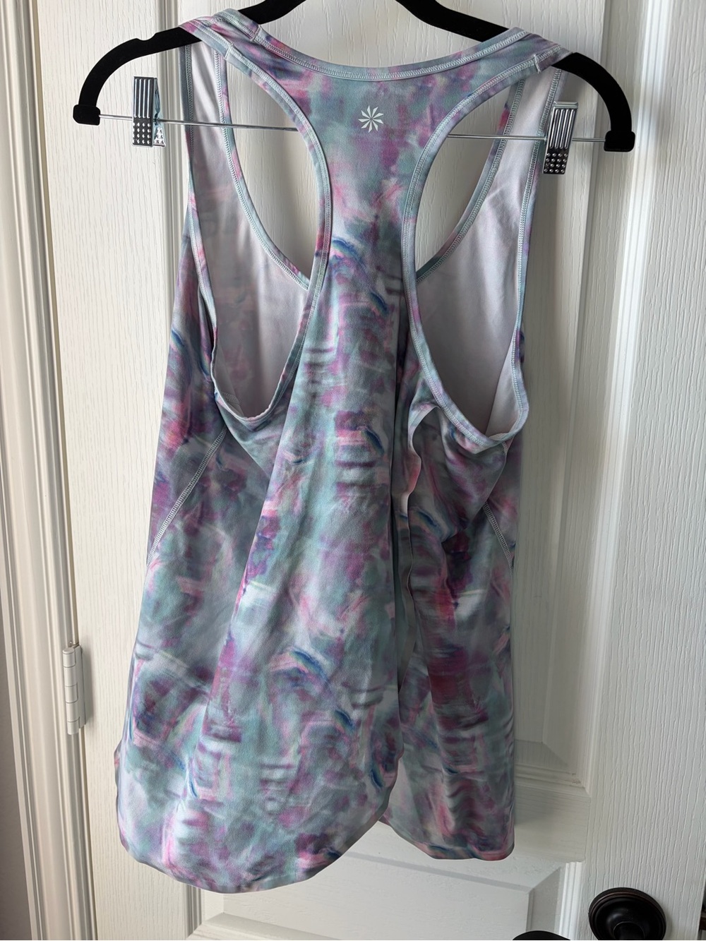 Women’s Athleta Workout Tank. Split back - Picture 4 of 6